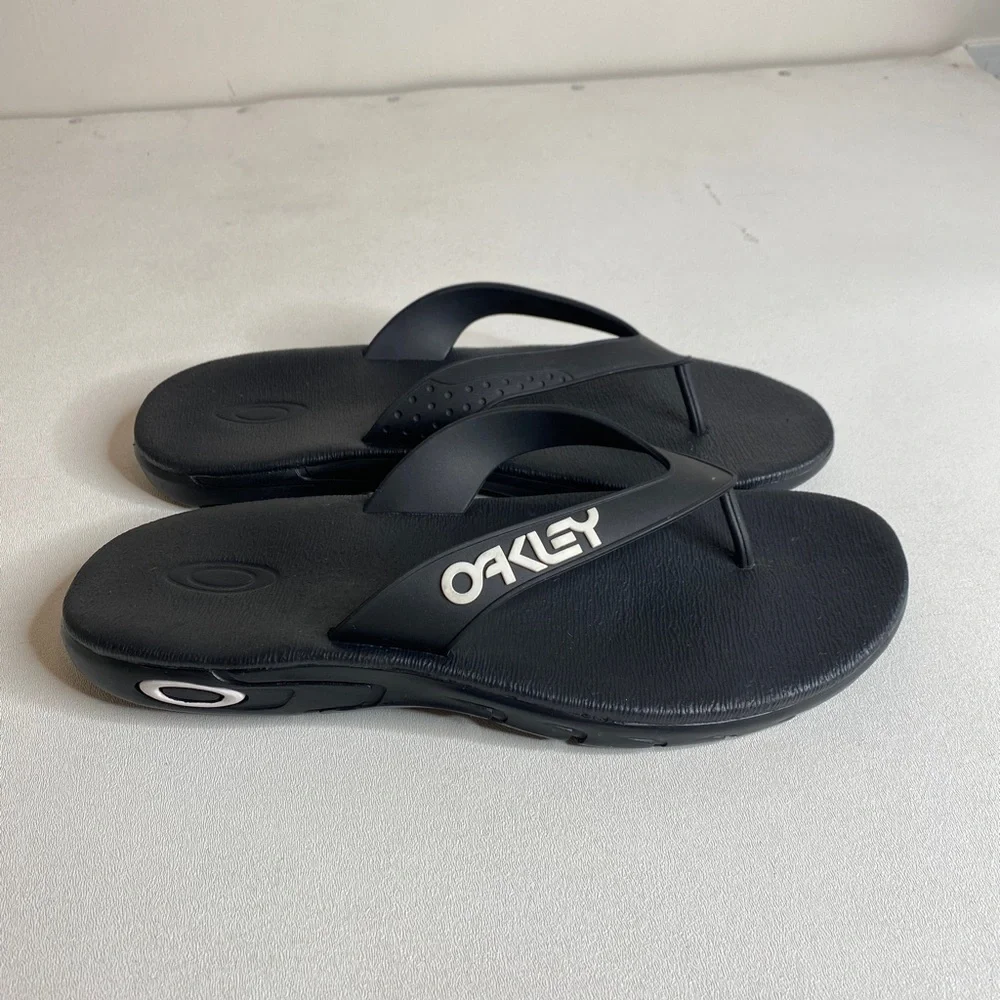 NWOT Oakley B1B Flip Flop black sandals men’s size 13